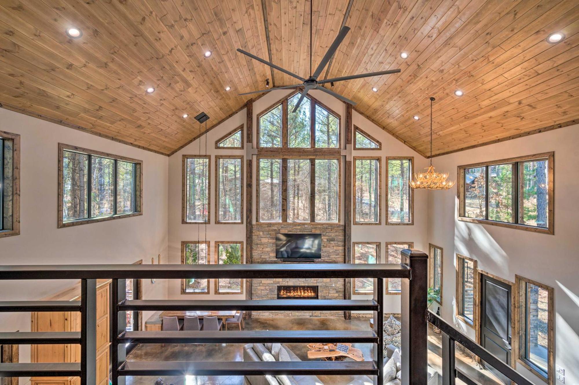 Broken Bow Lazy Dog Lodge With Hot Tub, Pool Table Exterior foto